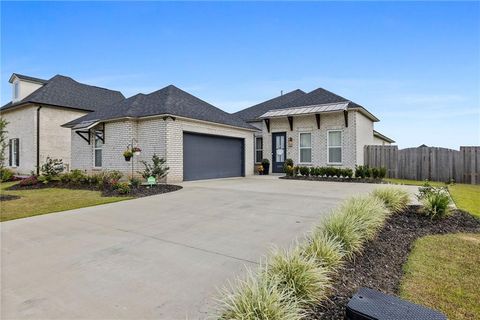 1525 AUDUBON Parkway Madisonville LA 70447