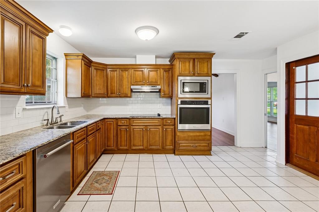 12433 FAIRHAVEN Drive