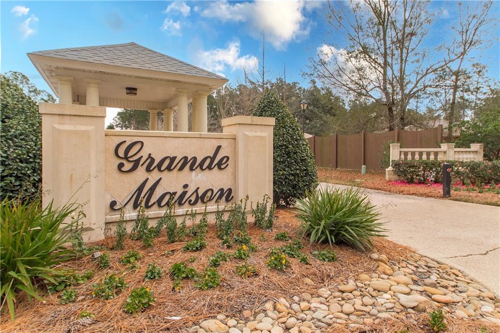 256 CHATEAU PAPILLION