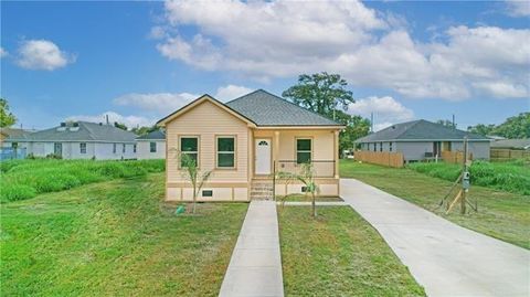 Photo of 2110 MARDI GRAS Boulevard, New Orleans, LA 70114 (MLS # 2559703)