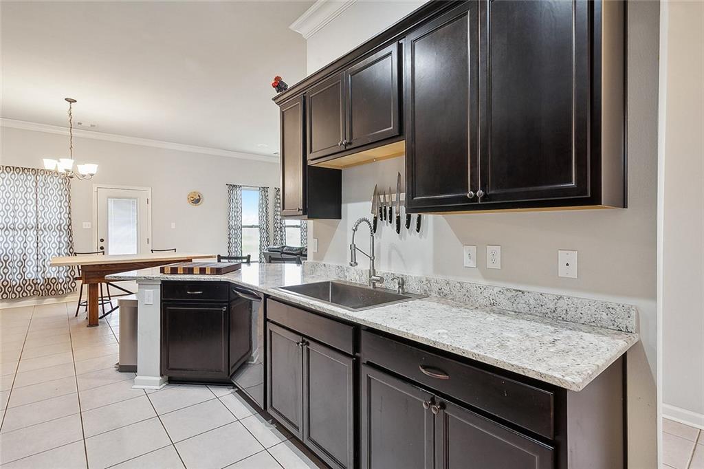 Marrero, Louisiana 70072, United States, 3 Bedrooms Bedrooms, ,2 BathroomsBathrooms,Residential,Pending,61373