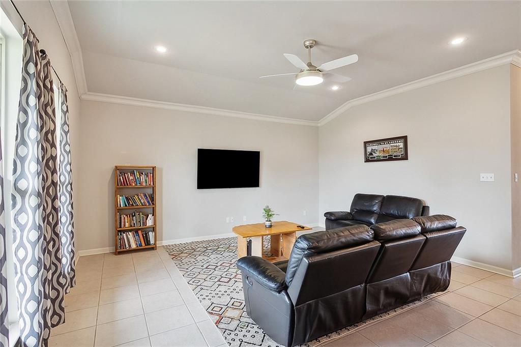 Marrero, Louisiana 70072, United States, 3 Bedrooms Bedrooms, ,2 BathroomsBathrooms,Residential,Pending,61373