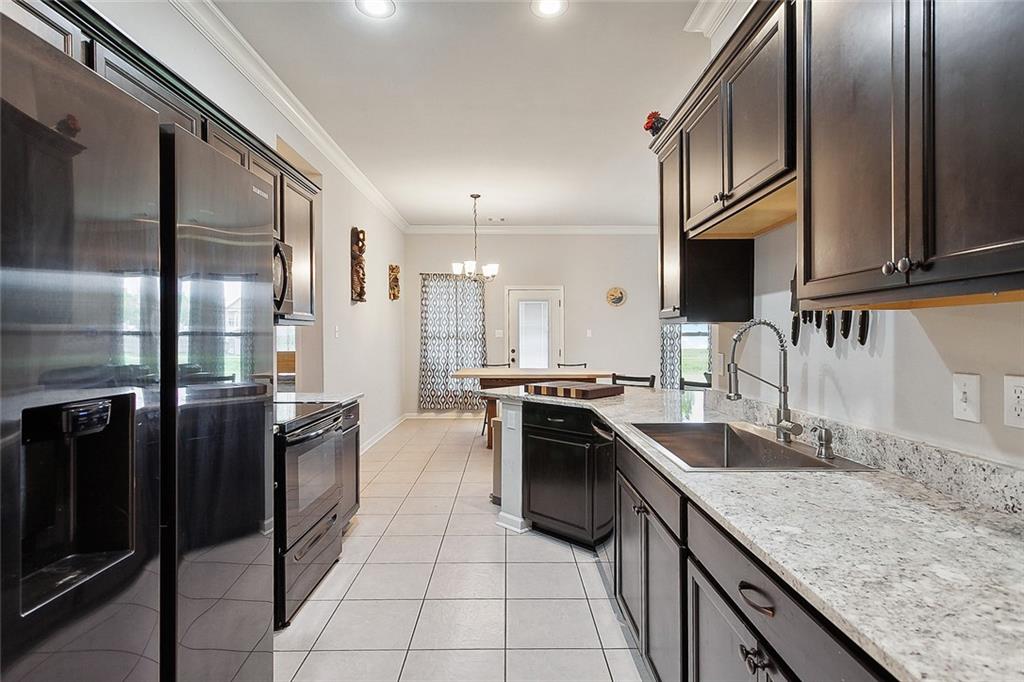 Marrero, Louisiana 70072, United States, 3 Bedrooms Bedrooms, ,2 BathroomsBathrooms,Residential,Pending,61373