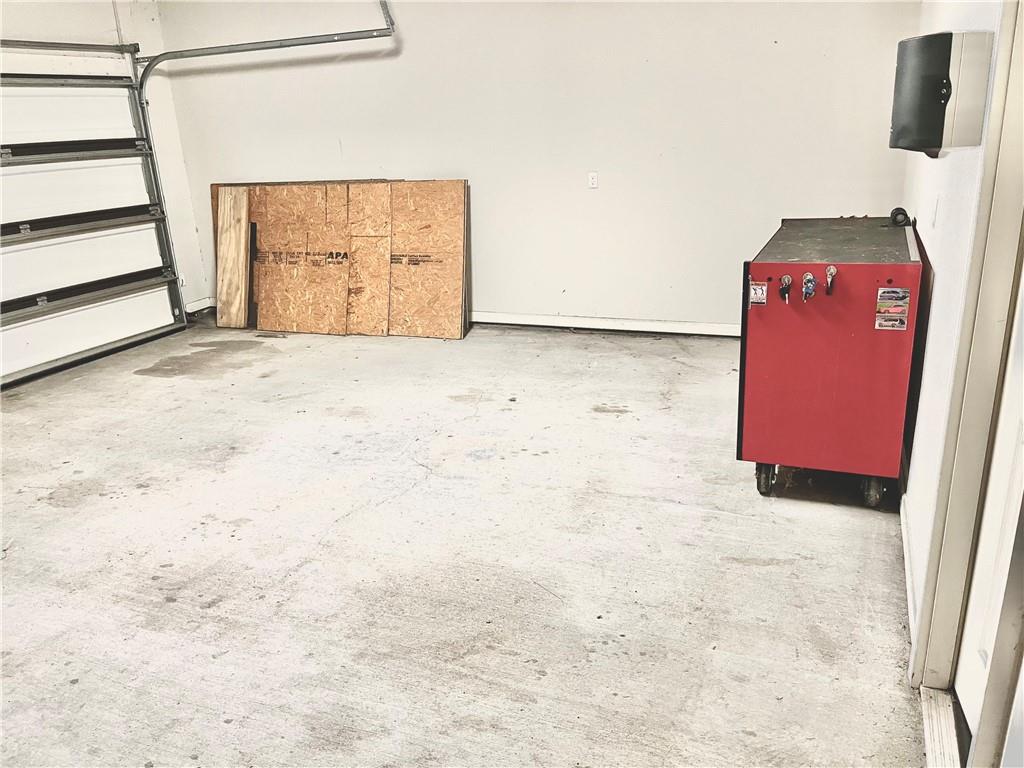 Marrero, Louisiana 70072, United States, 3 Bedrooms Bedrooms, ,2 BathroomsBathrooms,Residential,Pending,61373