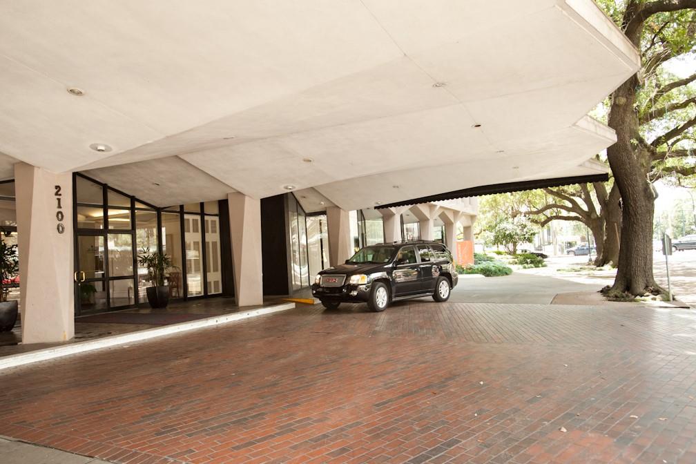 2100 ST CHARLES Avenue 12A