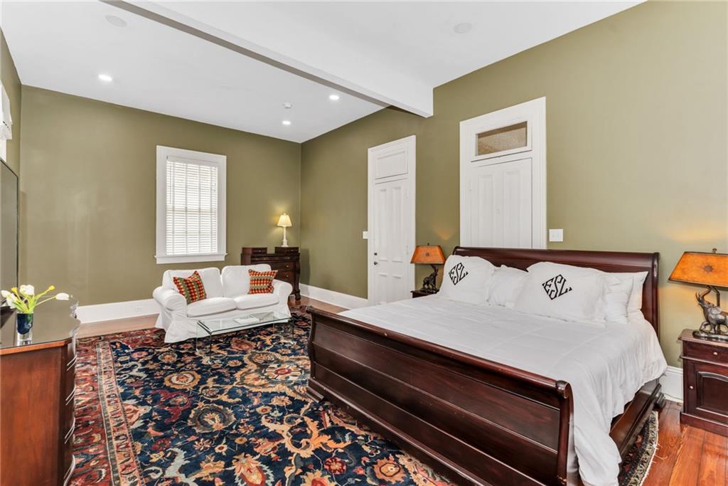 New Orleans, Louisiana 70115, United States, 5 Bedrooms Bedrooms, ,4 BathroomsBathrooms,Residential,Pending,57911