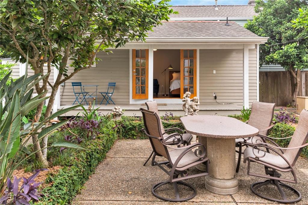 New Orleans, Louisiana 70115, United States, 5 Bedrooms Bedrooms, ,4 BathroomsBathrooms,Residential,Pending,57911