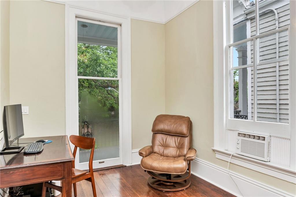 New Orleans, Louisiana 70115, United States, 5 Bedrooms Bedrooms, ,4 BathroomsBathrooms,Residential,Pending,57911