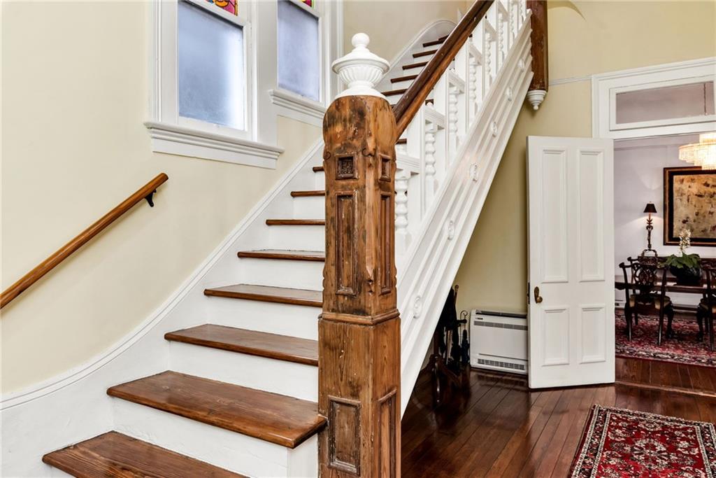 New Orleans, Louisiana 70115, United States, 5 Bedrooms Bedrooms, ,4 BathroomsBathrooms,Residential,Pending,57911