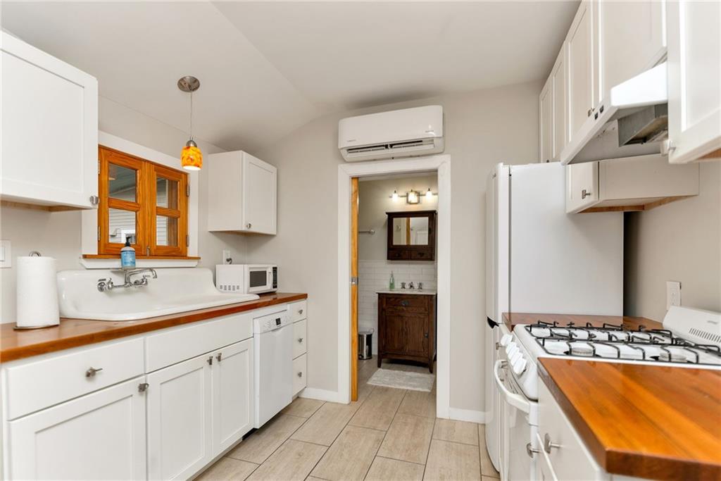 New Orleans, Louisiana 70115, United States, 5 Bedrooms Bedrooms, ,4 BathroomsBathrooms,Residential,Pending,57911