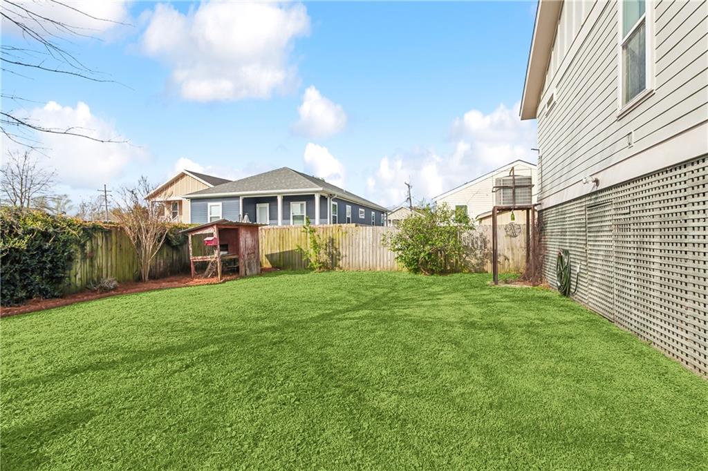 New Orleans, Louisiana 70122, United States, 3 Bedrooms Bedrooms, ,2 BathroomsBathrooms,Residential,Pending,62792