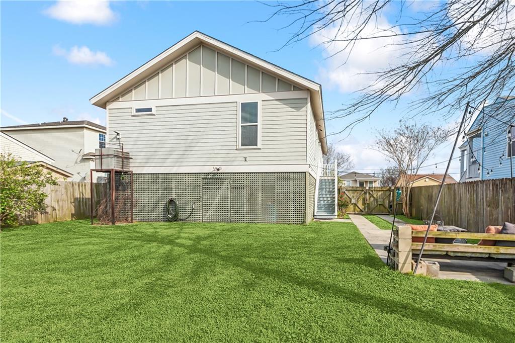 New Orleans, Louisiana 70122, United States, 3 Bedrooms Bedrooms, ,2 BathroomsBathrooms,Residential,Pending,62792