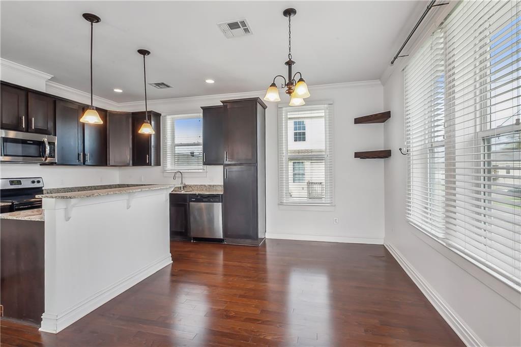 New Orleans, Louisiana 70122, United States, 3 Bedrooms Bedrooms, ,2 BathroomsBathrooms,Residential,Pending,62792