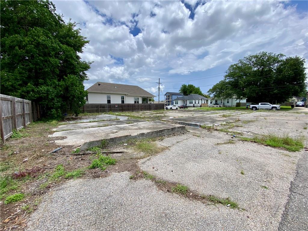 1900 MEHLE Street