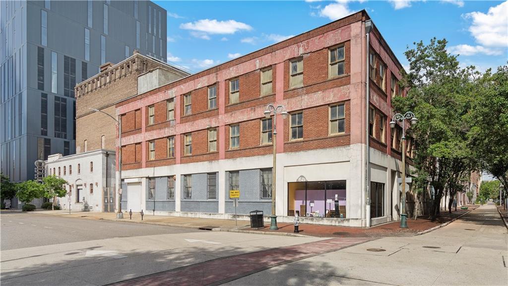 941 LAFAYETTE Street