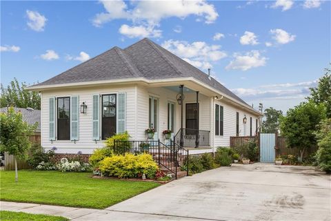 Photo of 1929 MEHLE Street, Arabi, LA 70032 (MLS # 2558864)