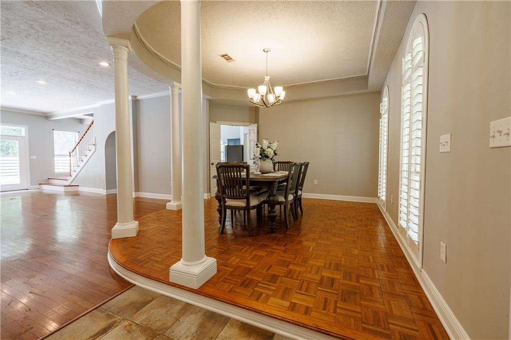 105 WOODLAWN Lane