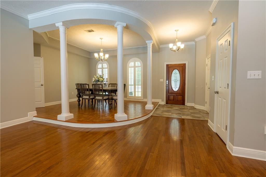 105 WOODLAWN Lane