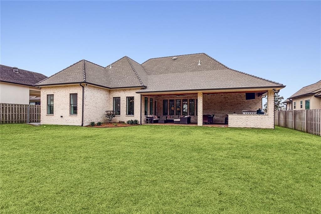 Belle Chasse, Louisiana 70037, United States, 5 Bedrooms Bedrooms, ,5 BathroomsBathrooms,Residential,Active,64065