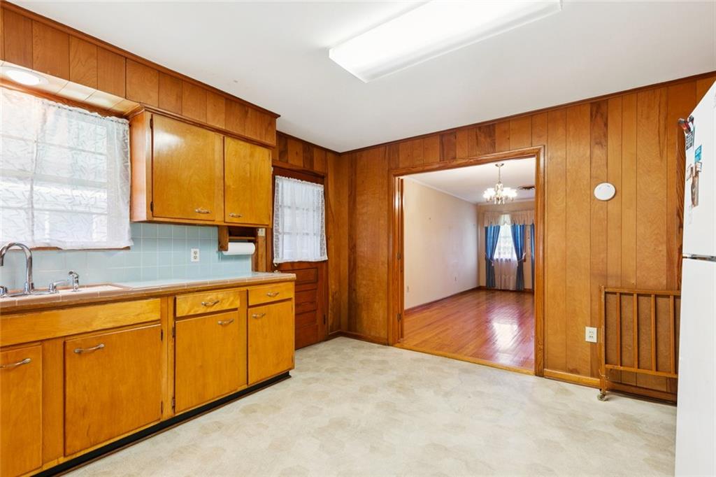 2209 ATHANIA Parkway