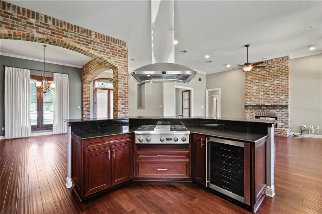 719 ODESSA Lane
