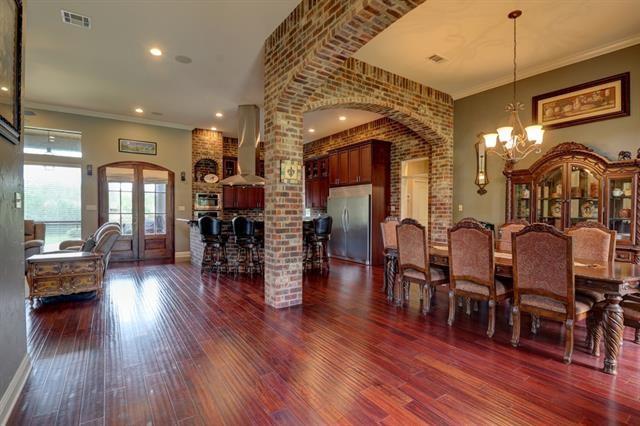 719 ODESSA Lane