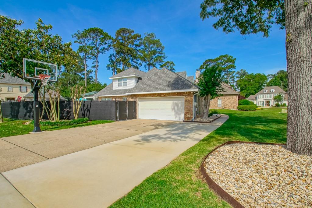 93 LONGWOOD Drive
