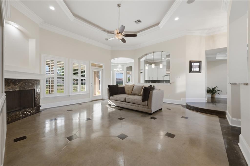 118 LAC SEGNETTE Drive