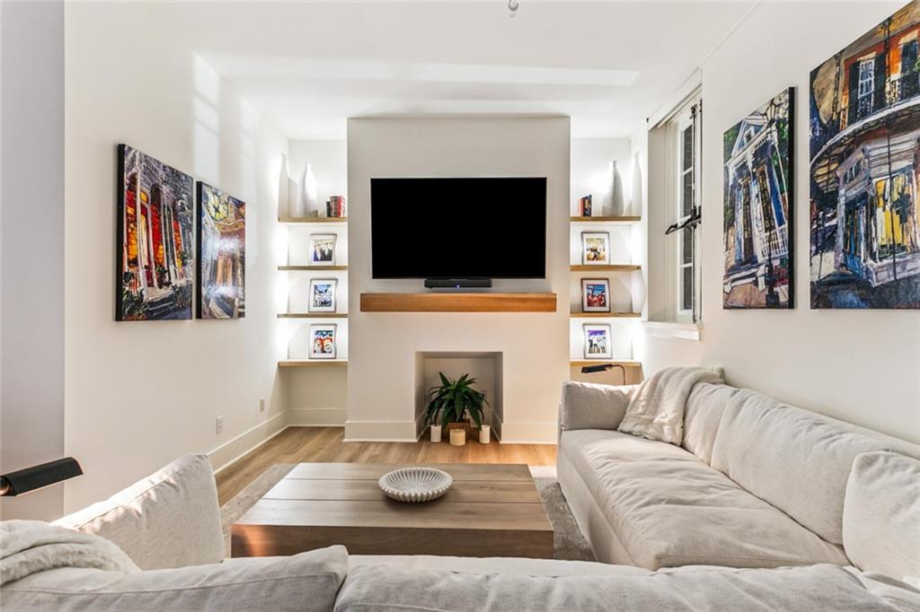 New Orleans, Louisiana 70130, United States, 1 Bedroom Bedrooms, ,1 BathroomBathrooms,Residential,Active,221908