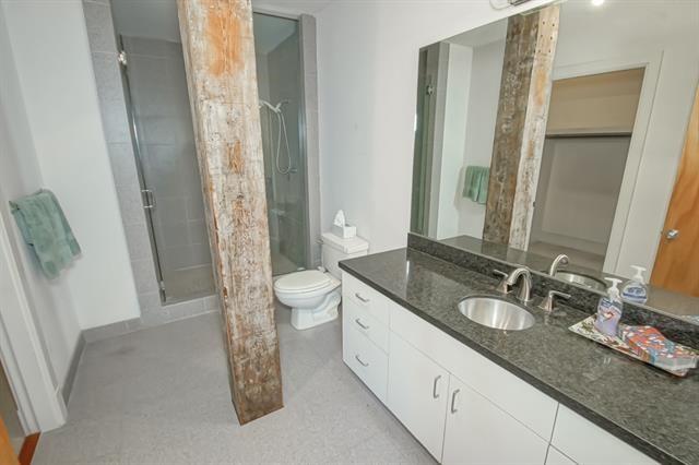 New Orleans, Louisiana 70130, United States, 1 Bedroom Bedrooms, ,1 BathroomBathrooms,Residential,Active,221908