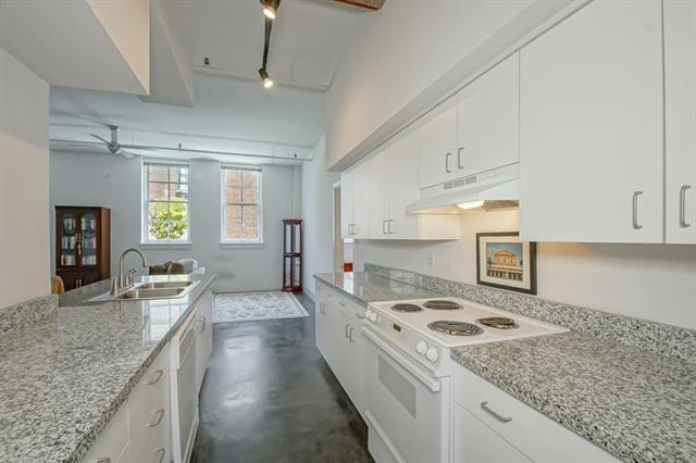 New Orleans, Louisiana 70130, United States, 1 Bedroom Bedrooms, ,1 BathroomBathrooms,Residential,Active,221908
