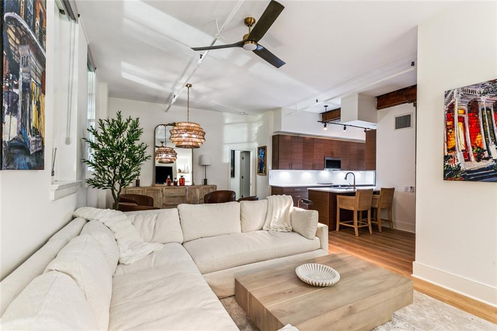 New Orleans, Louisiana 70130, United States, 1 Bedroom Bedrooms, ,1 BathroomBathrooms,Residential,Active,221908