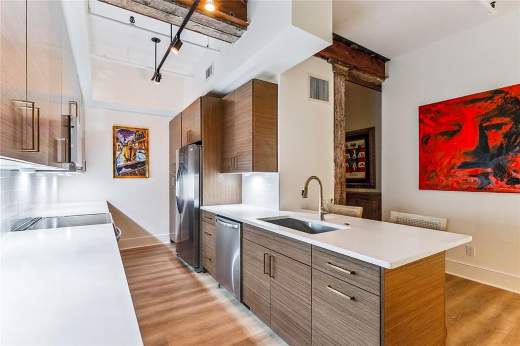 New Orleans, Louisiana 70130, United States, 1 Bedroom Bedrooms, ,1 BathroomBathrooms,Residential,Active,221908