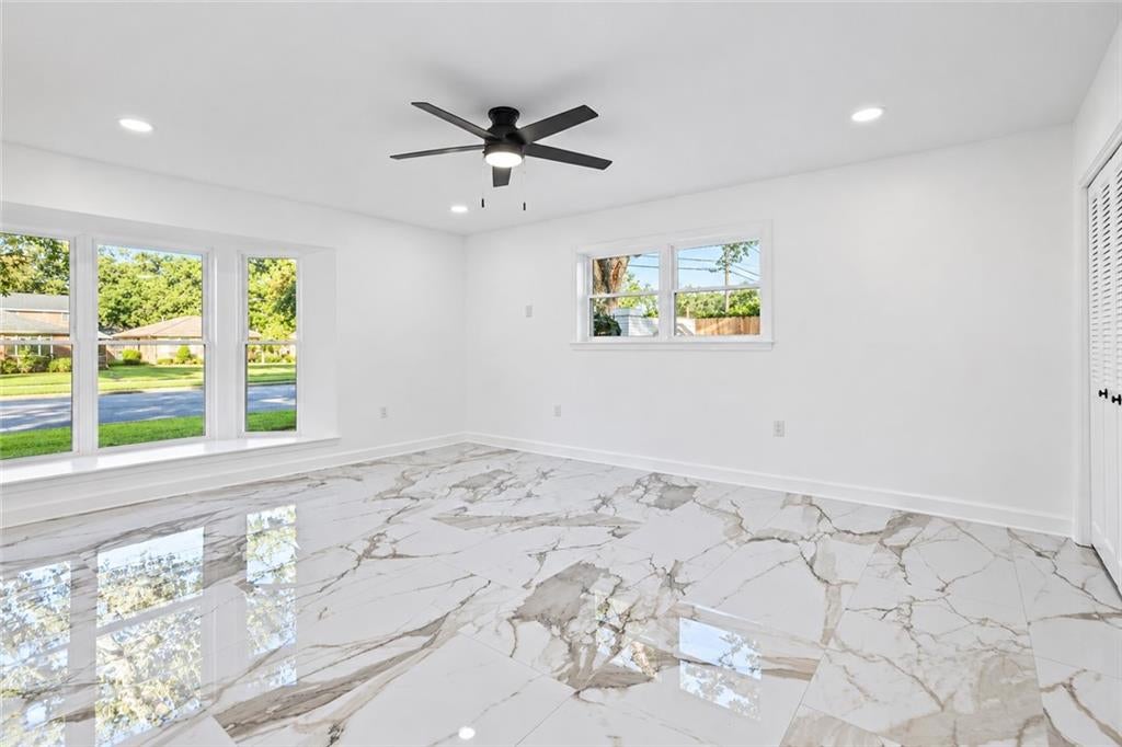 1001 BONNABEL Boulevard