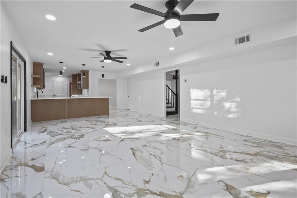 1001 BONNABEL Boulevard