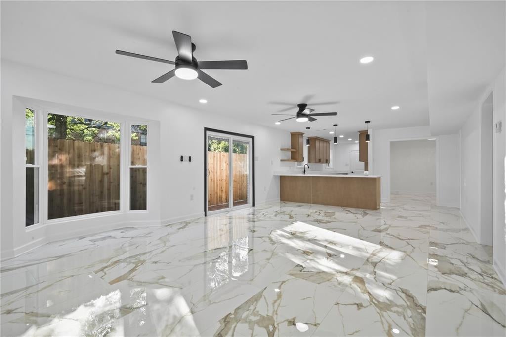 1001 BONNABEL Boulevard
