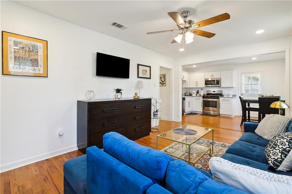 3815 WILLIAM Place
