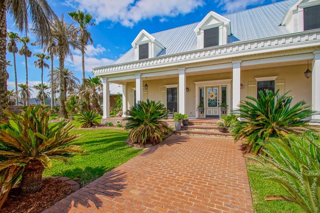 200 CONSTELLATION Drive