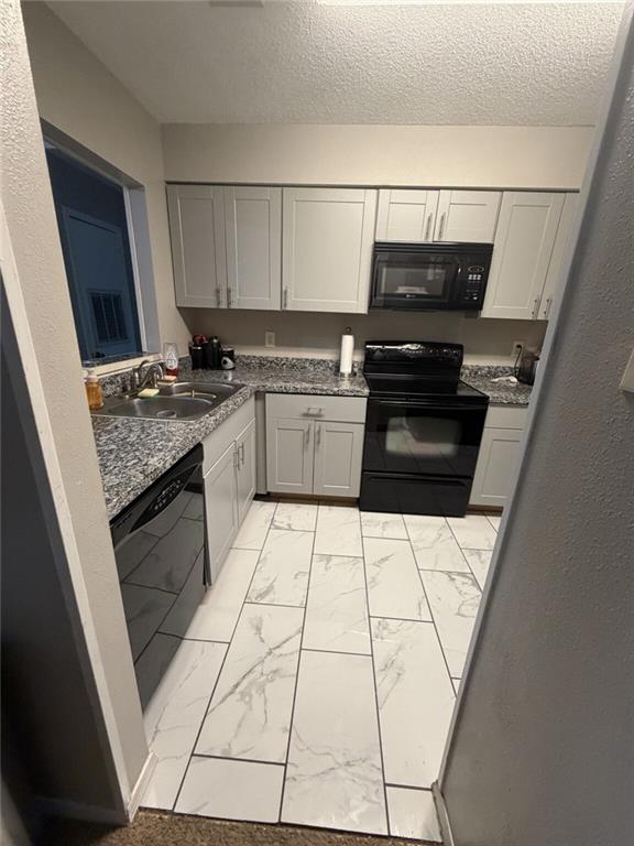 2425 OXFORD Place 123