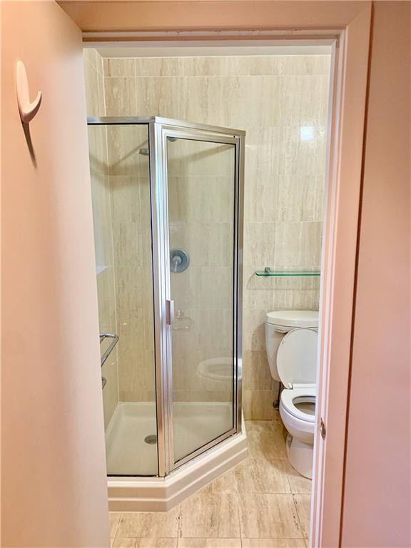 Metairie, Louisiana 70005, United States, 2 Bedrooms Bedrooms, ,2 BathroomsBathrooms,Residential,Pending,62893