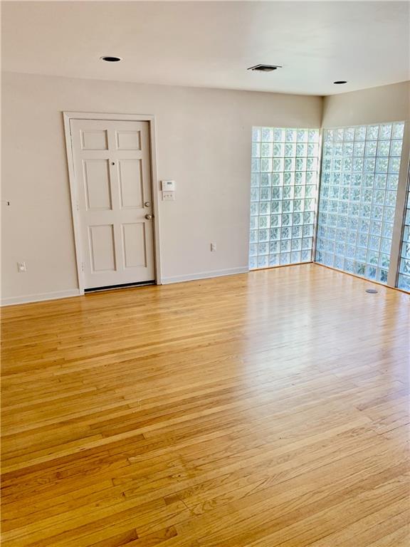Metairie, Louisiana 70005, United States, 2 Bedrooms Bedrooms, ,2 BathroomsBathrooms,Residential,Pending,62893