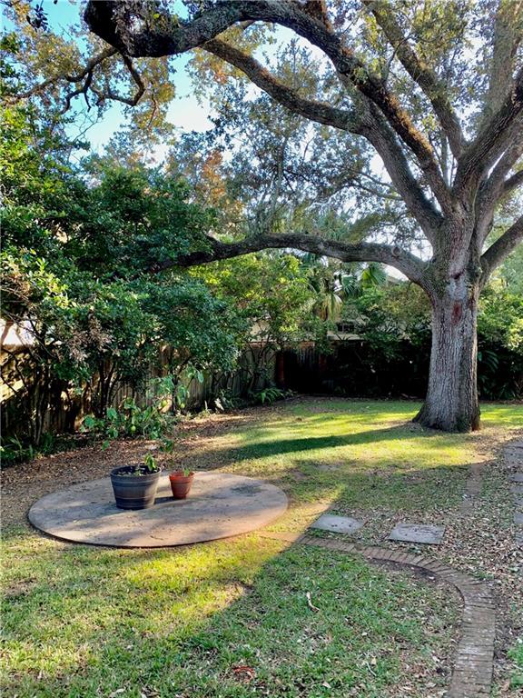 Metairie, Louisiana 70005, United States, 2 Bedrooms Bedrooms, ,2 BathroomsBathrooms,Residential,Pending,62893
