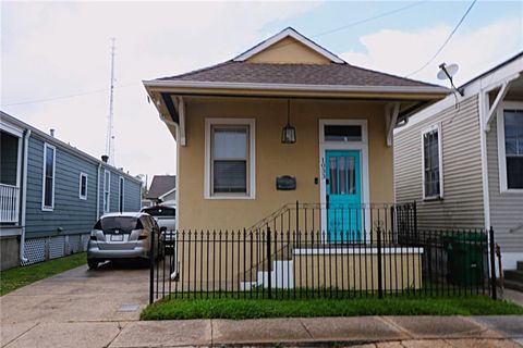 1033 6TH Street Gretna LA 70053