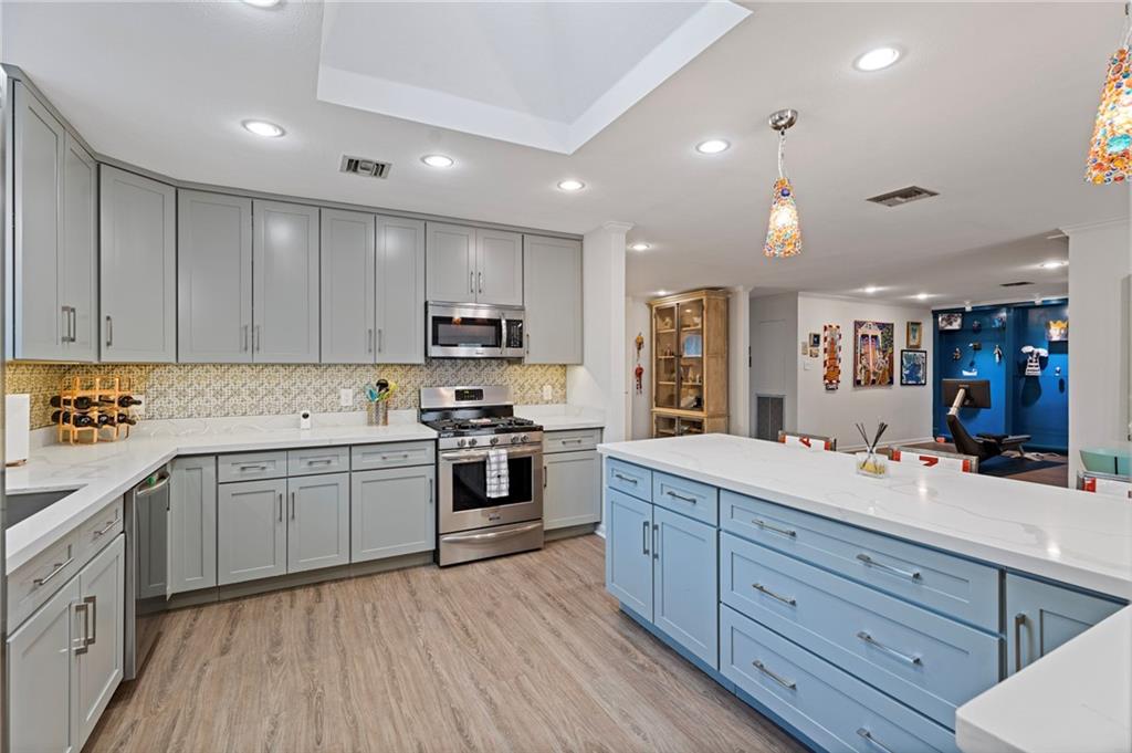 532 BEVERLY GARDEN Drive