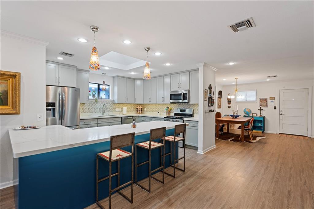 532 BEVERLY GARDEN Drive