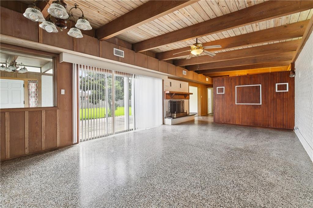 1501 POINSETTIA Drive