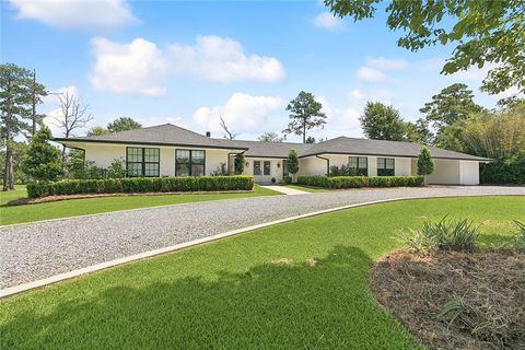 210 TCHEFUNCTE Drive Covington LA 70433