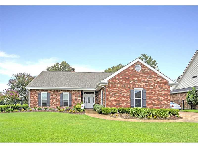 Photo 1 of 19 — 3721 LAKE PROVIDENCE Drive, Harvey, LA 70058