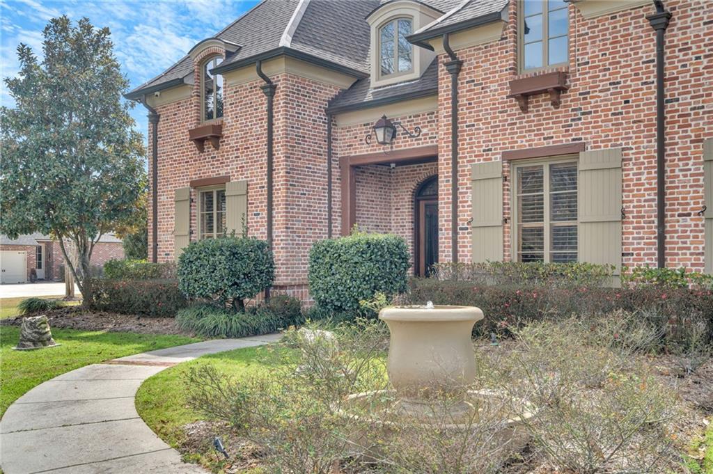 305 HIGHLAND BLUFF Drive
