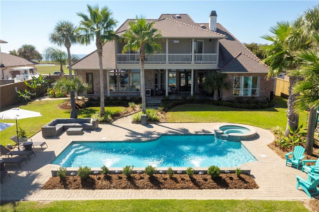 1481 LAKESHORE Boulevard